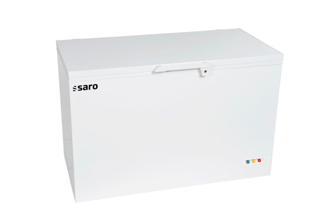 SARO commercial chest freezer with insulated hinged lid, model EL 45